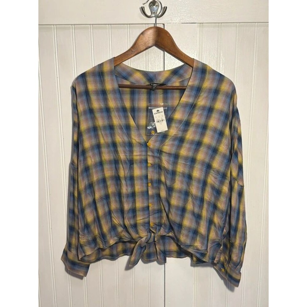 Express Blouse women’s sz S top plaid crop tie front long sleeves button up
